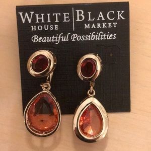 White & black House earrings